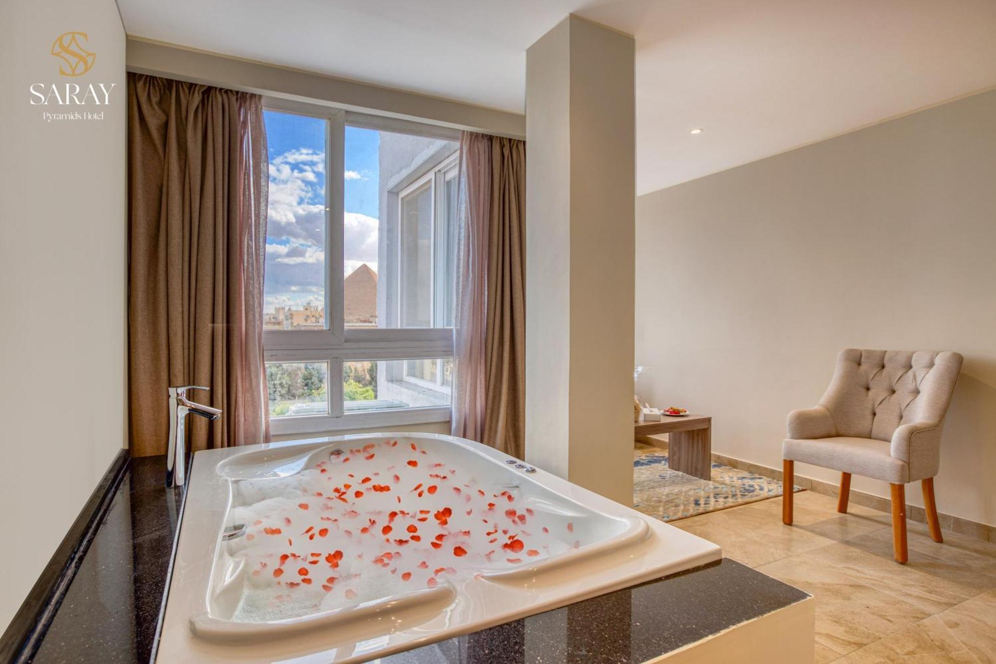 Saray Pyramids & Museum View Hotel Kafrat al Jabal